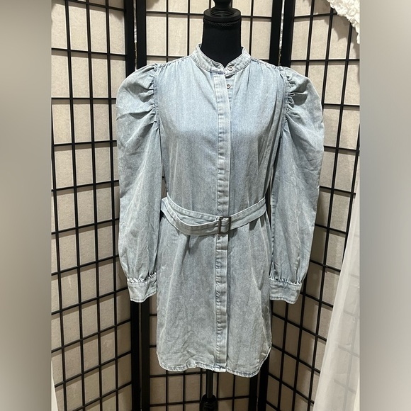 FATE LIGHT WASH Denim Dress with Belt, CASUAL OUTING, SIZE M NWT - Picture 4 of 8